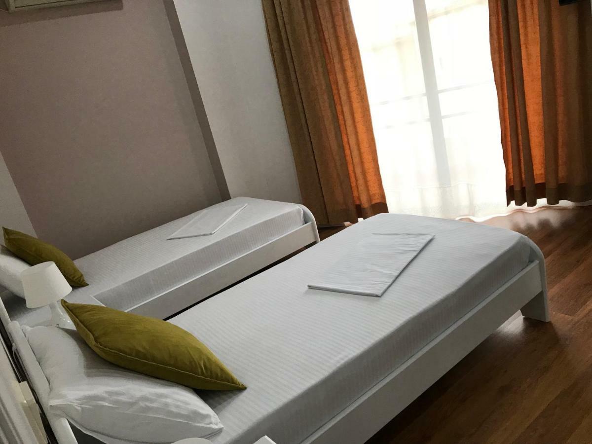 Joy Hotel Sarande Exterior photo