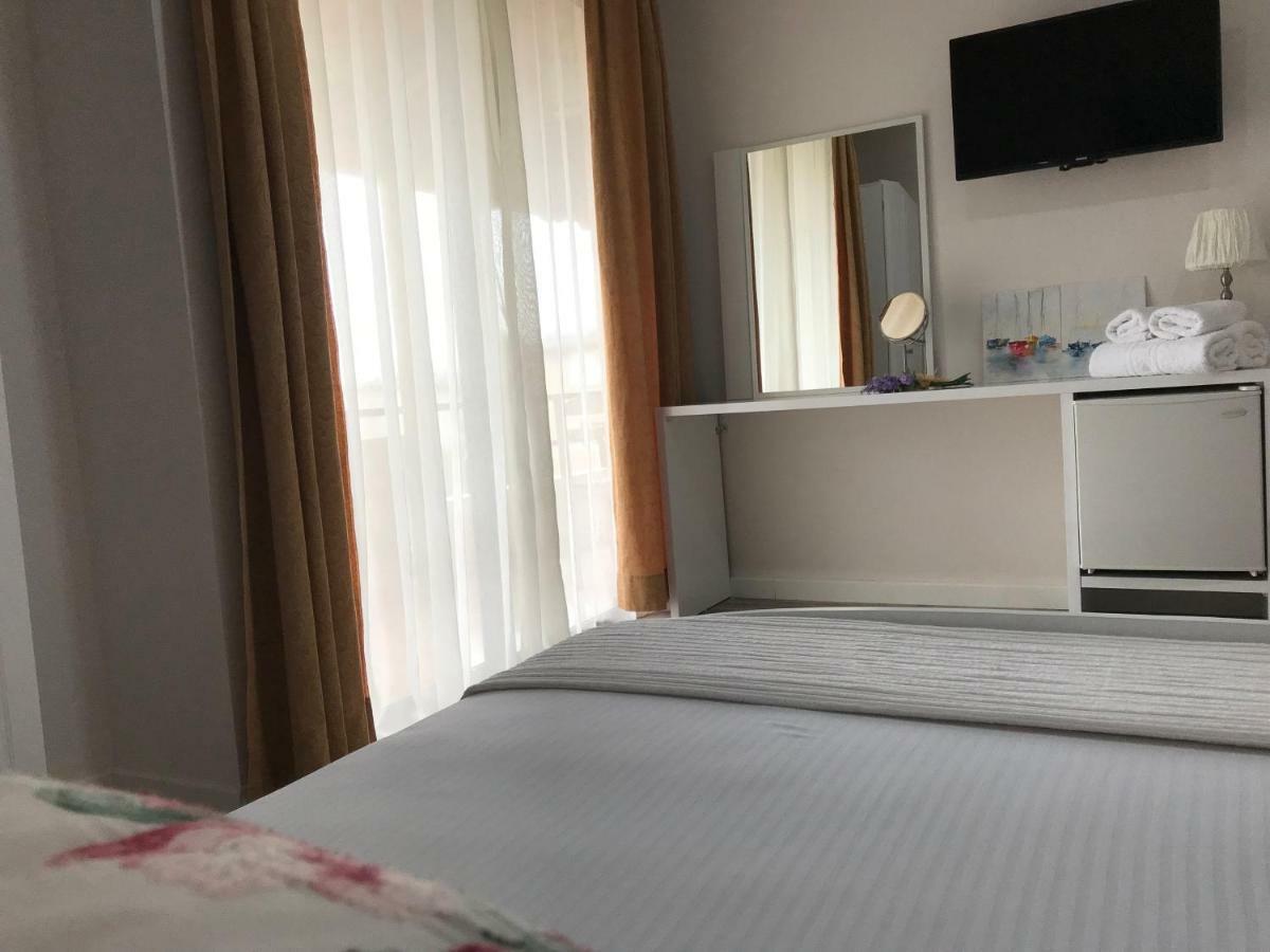 Joy Hotel Sarande Exterior photo
