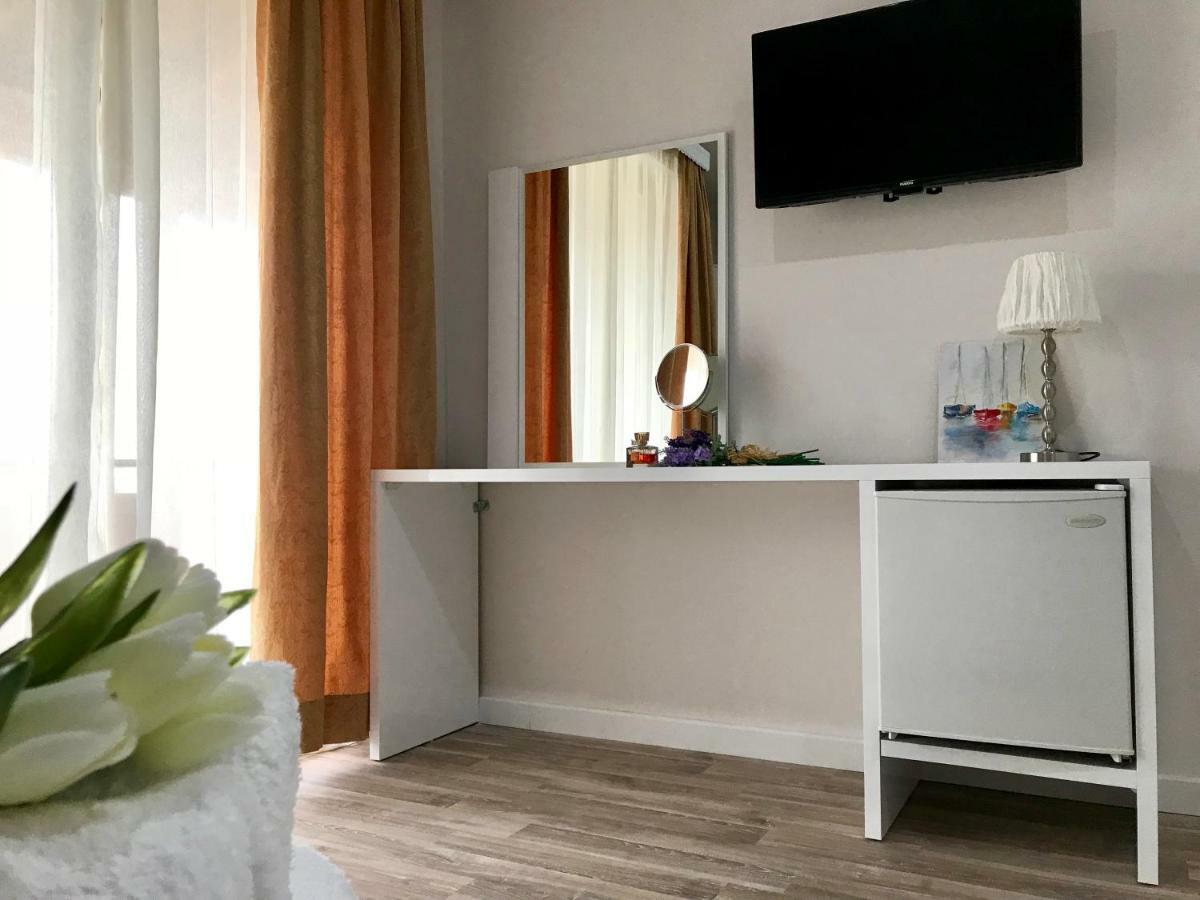 Joy Hotel Sarande Exterior photo